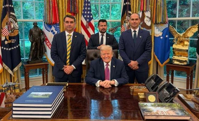 FLÁVIO ENCONTRA TRUMP NA CASA BRANCA